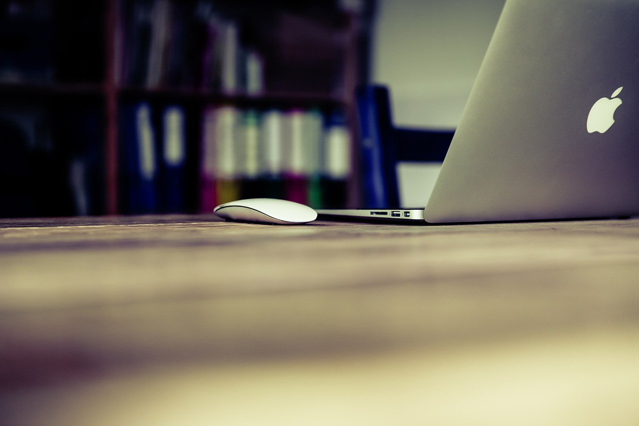 Mac Book